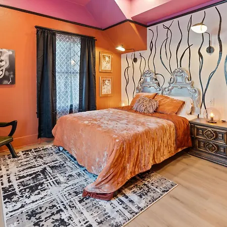 Stylish New Home -6 Beds- Near Dt & Phx Airport